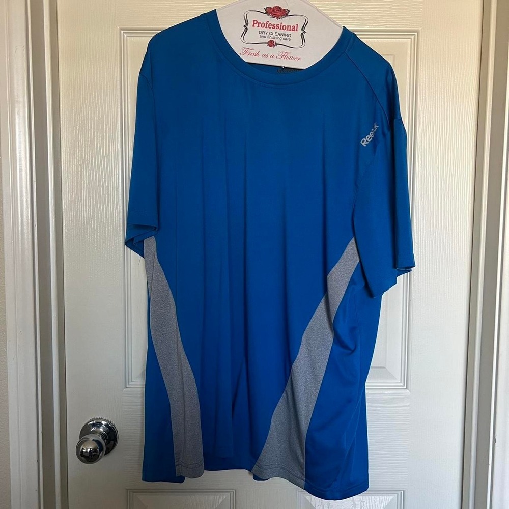 Reebok blue athletic shirt Size xL